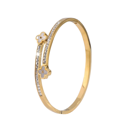 Clara Bangle