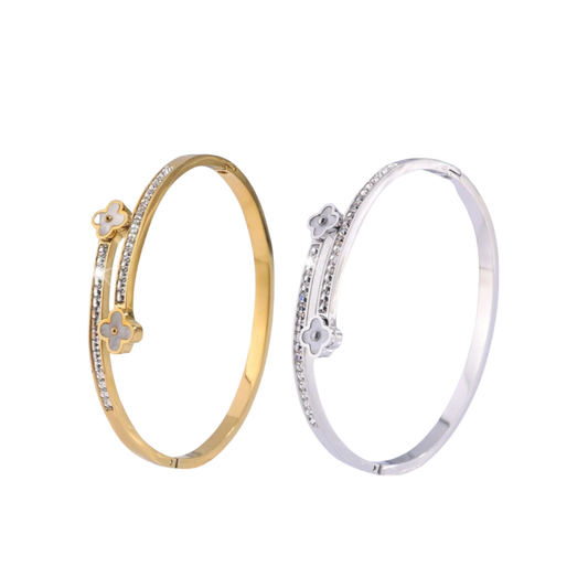 Clara Bangle