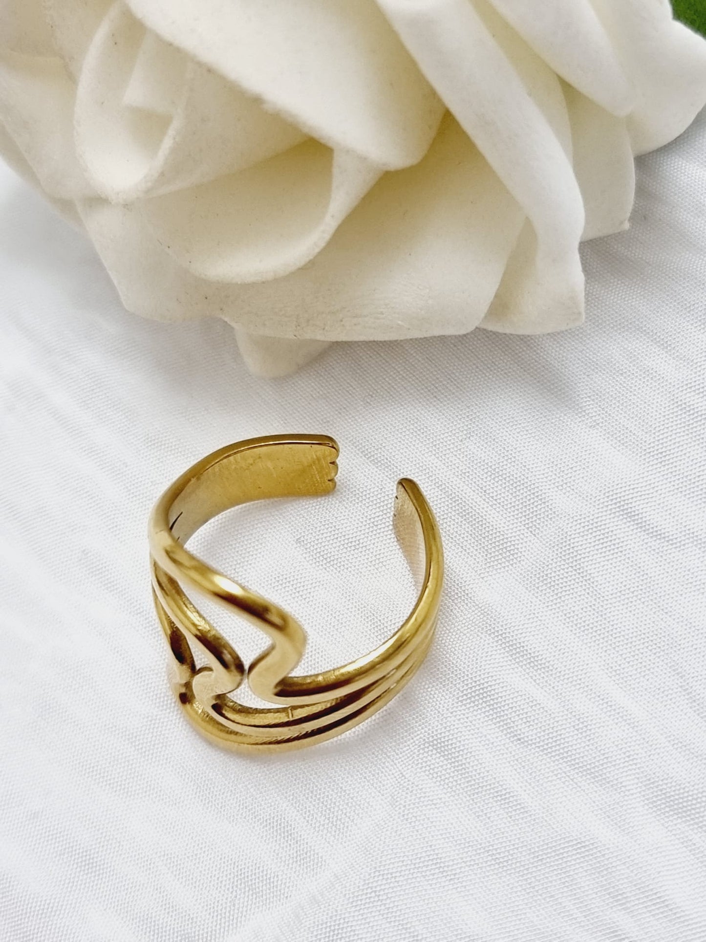 Wave ring