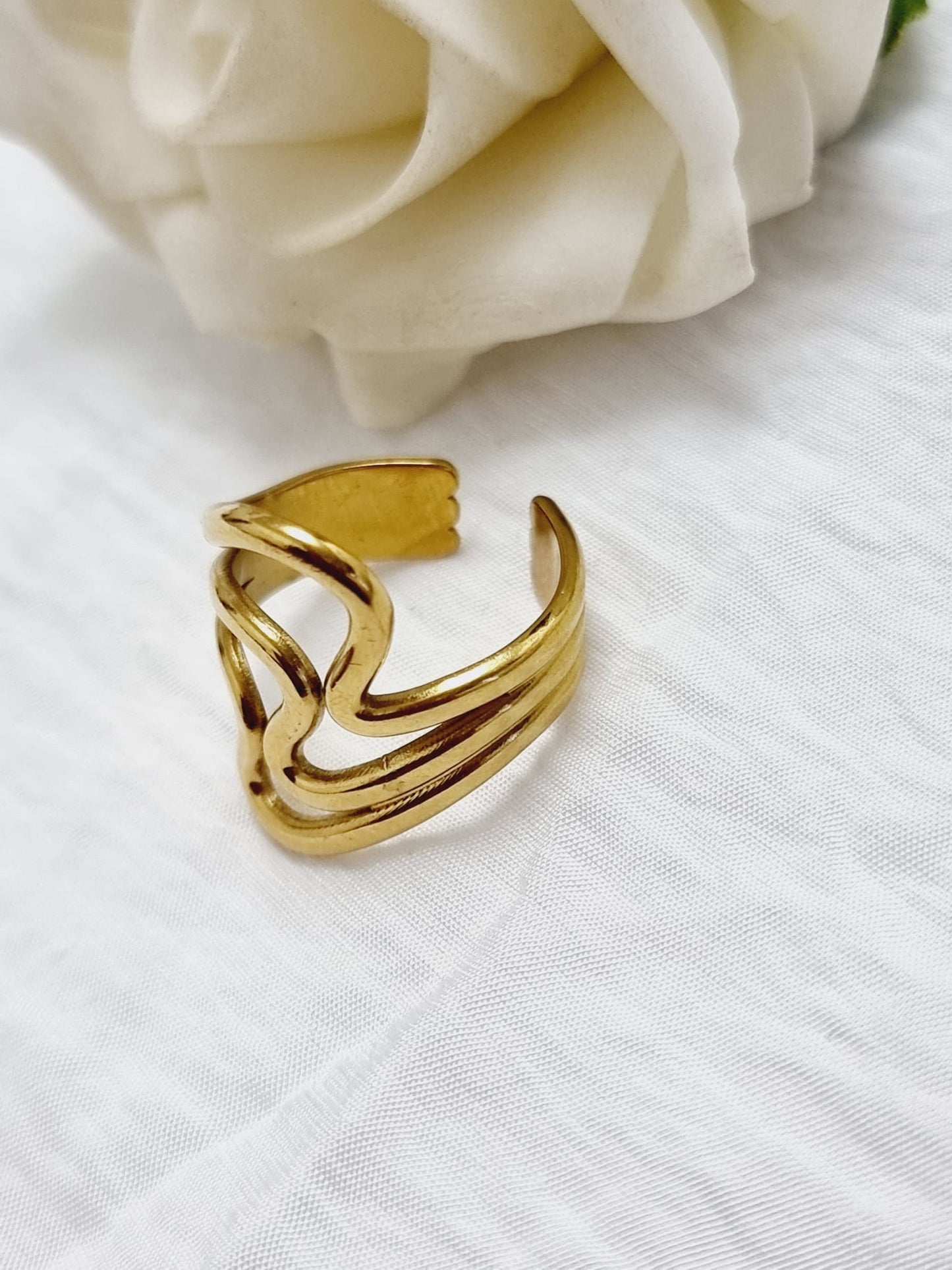 Wave ring